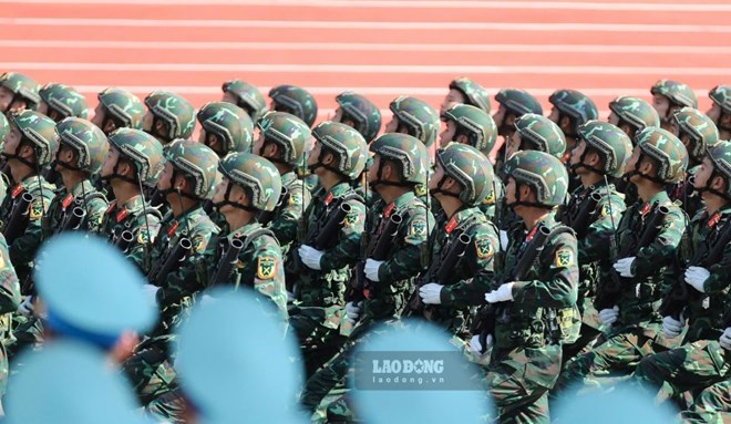 Increase early retirement allowance for professional soldiers. Photo: Pham Dong