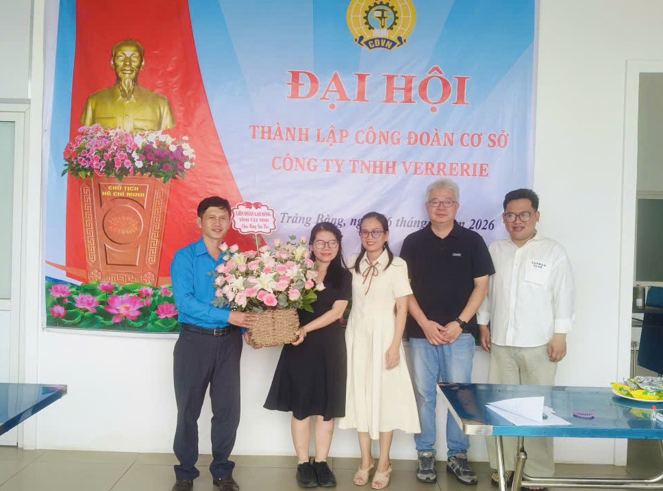 Launching grassroots trade union with 21 union members in Tay Ninh