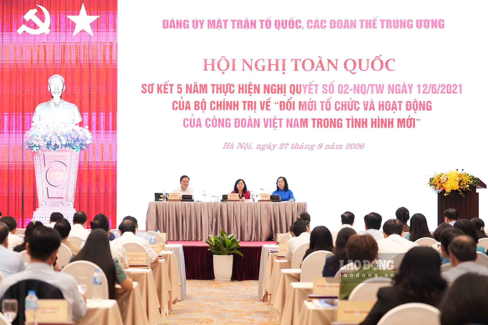 Hội nghị toàn quốc sơ kết 5 năm thực hiện Nghị quyết số 02-NQ/TW của Bộ Chính trị về “Đổi mới tổ chức và hoạt động của Công đoàn Việt Nam trong tình hình mới” do Đảng ủy Tổng LĐLĐVN tham mưu Đảng ủy Mặt trận Tổ quốc, các đoàn thể Trung ương tổ chức. Ảnh: Hữu Chánh