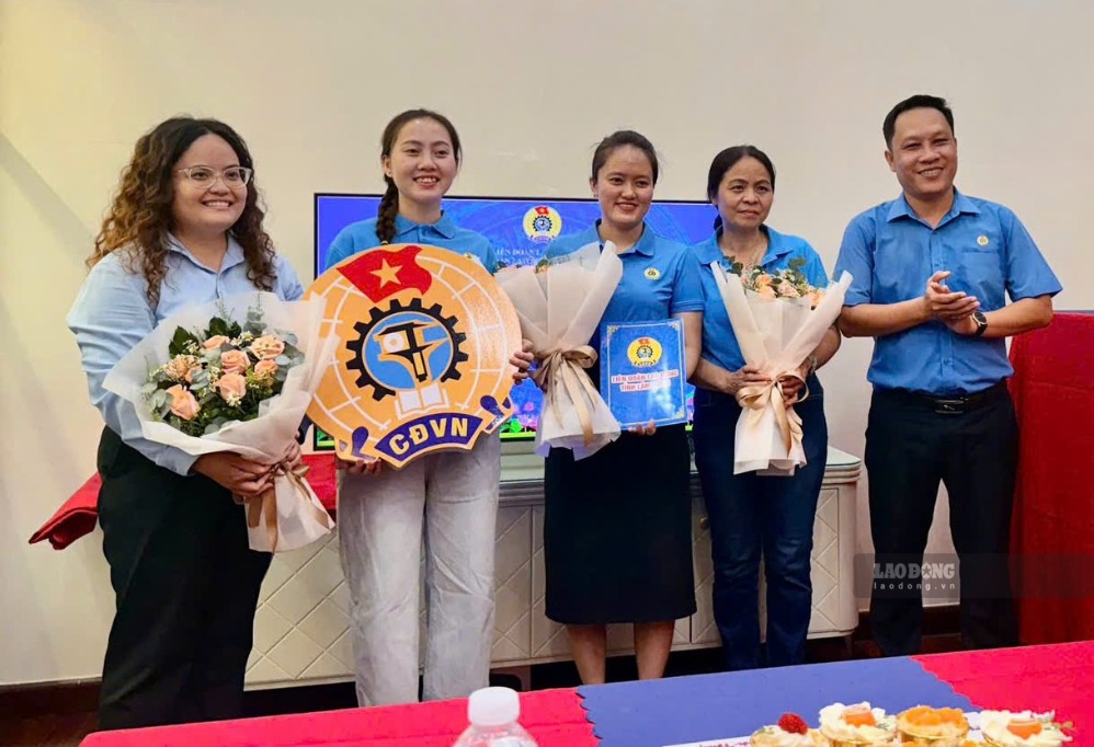 Lam Dong Provincial Trade Union establishes 3 more grassroots trade unions in enterprises