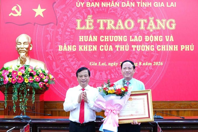5 leaders of Gia Lai province receive Labor Medals and Certificates of Merit from the Prime Minister