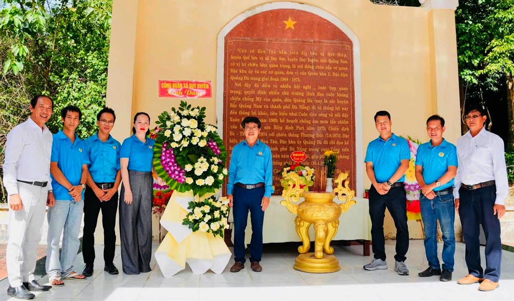 Duy Xuyen Commune Trade Union, Da Nang organizes activities to return to the source