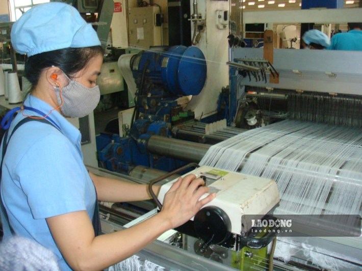 El Código Laboral estipula que los trabajadores tienen derecho a un día libre con salario completo durante el Día Nacional de 2 días (2 de septiembre del calendario gregoriano y 1 día inmediatamente anterior o posterior). Foto: Nam Duong