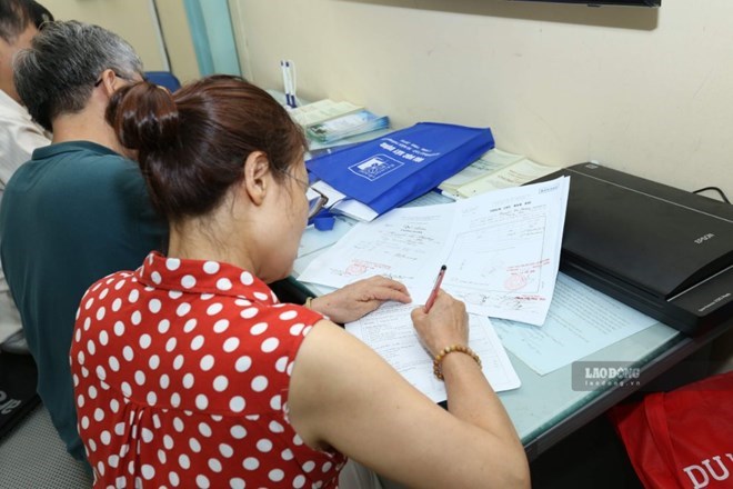 Văn phòng Bộ Quốc phòng đã thông báo công khai thông tin, số điện thoại hỗ trợ, hướng dẫn, giải đáp về thực hiện thủ tục hành chính. Ảnh: Hải Nguyễn