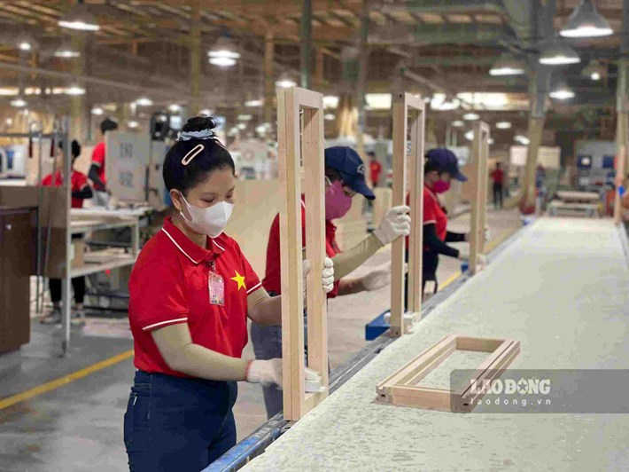 Компания THHH Ky nghe Cua Y - A Chau подарит подарки и вручит награды работникам. Фото: Динь Чонг