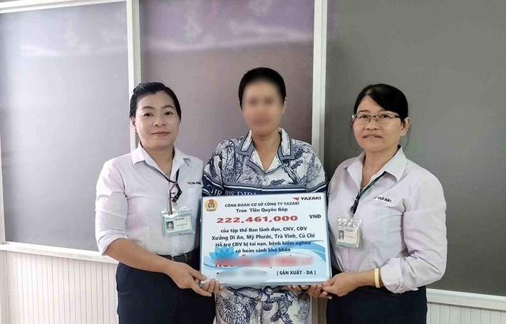 女团员身患重病,基层工会动员支持超过2.22亿越南盾。图片:基层工会提供