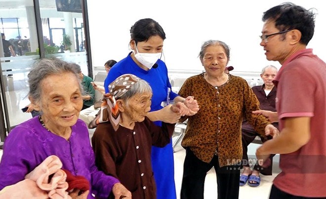 베트남의 황금 인구 기회는 곧 끝날 것이고, 고령화 인구는 더 빨리 다가올 것입니다. 사진: 하레