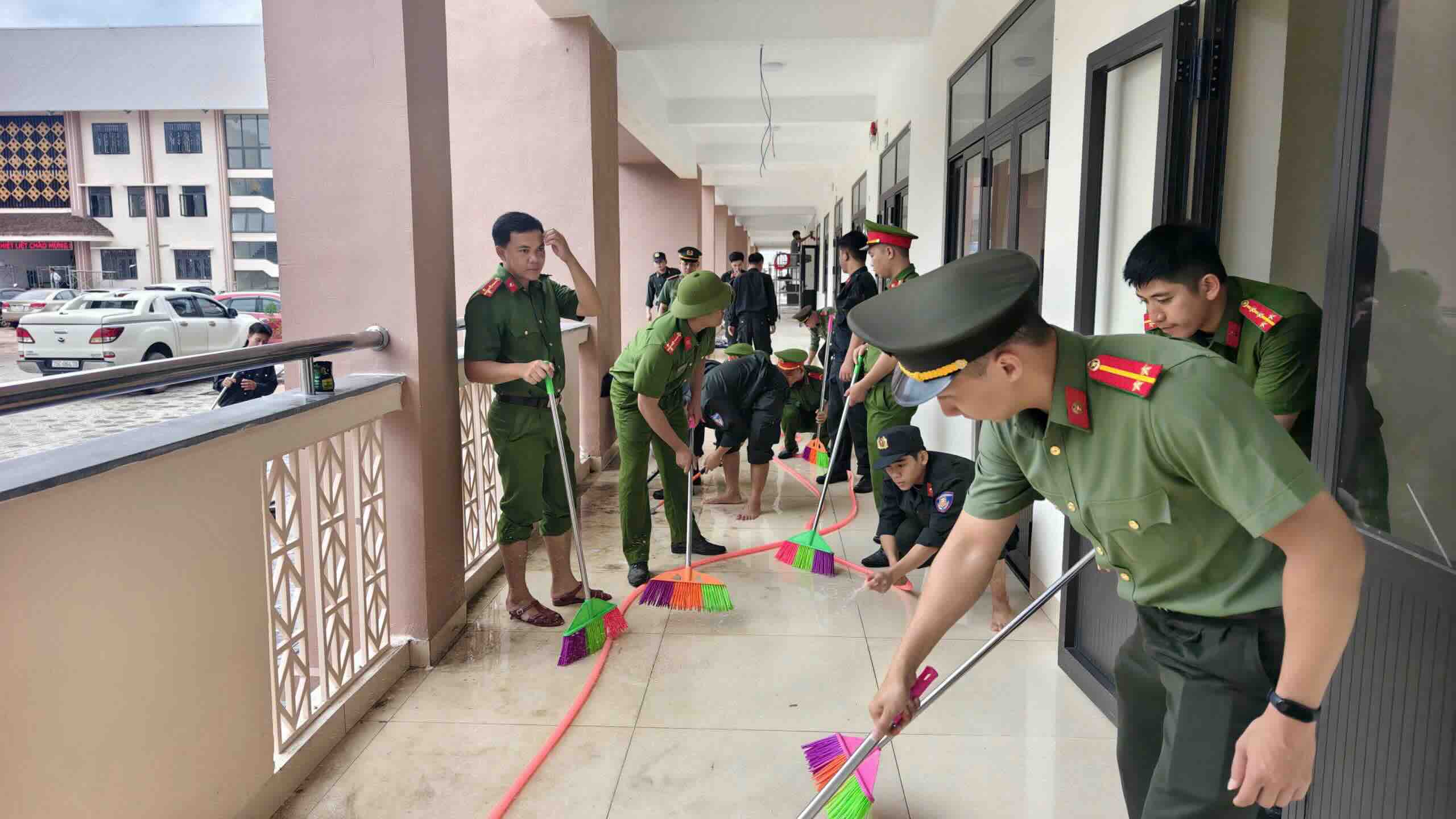 후에 공안 청년, 학교 청소, 고지대 학생들 맞이할 준비 완료
