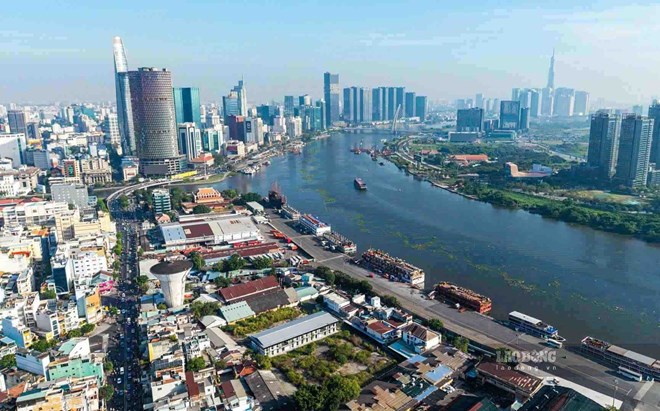 多層的、多極的な方向への地域経済社会開発空間の組織化
