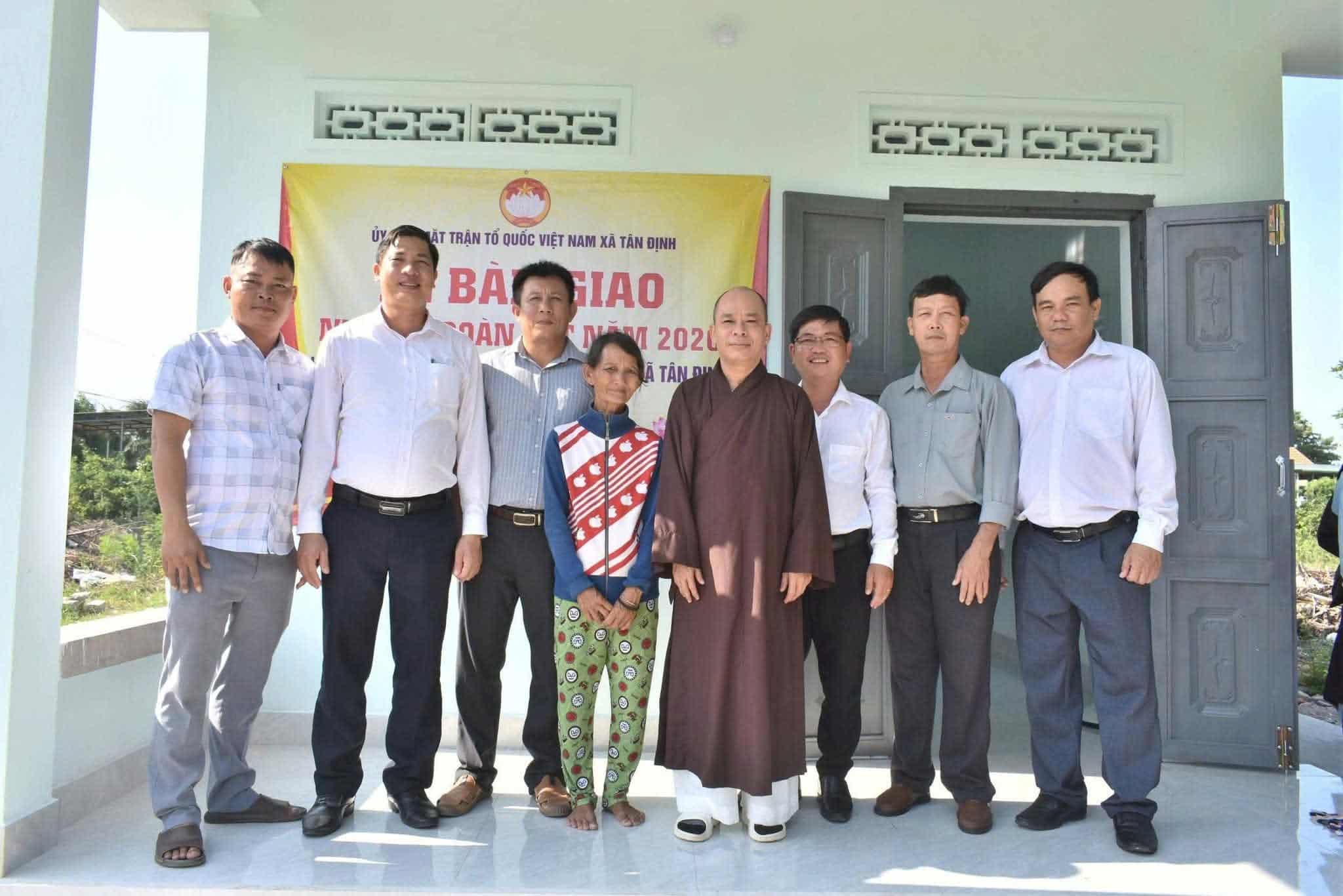 Bàn giao Nhà Đại đoàn kết trị giá 95 triệu đồng cho hộ khó khăn ở Khánh Hòa