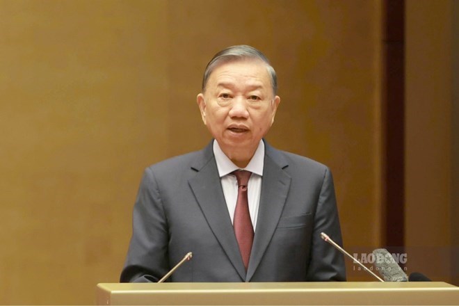 Thay mặt Bộ Chính trị, Tổng Bí thư, Chủ tịch nước Tô Lâm đã ký Quyết định số 208-QĐ/TW phân công, kiện toàn nhân sự Ban Chỉ đạo Trung ương về phát triển khoa học, công nghệ, đổi mới sáng tạo và chuyển đổi số. Ảnh: Hải Nguyễn