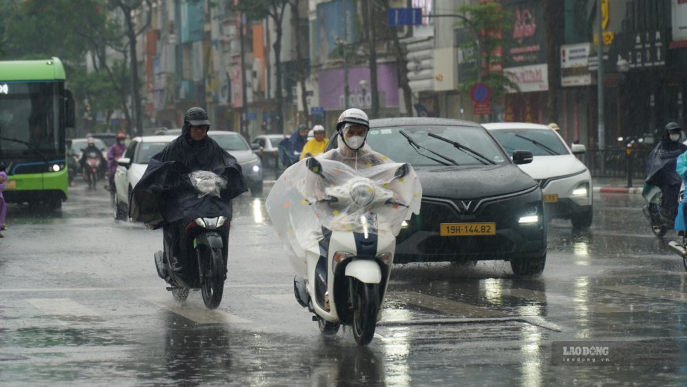 Dự báo Hà Nội và 10 tỉnh thành nguy cơ mưa to nhất từ chiều nay
