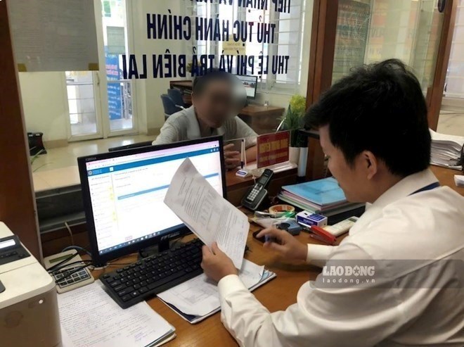 Bộ Nội vụ hướng dẫn thực hiện chế độ phụ cấp với người có 12 năm công tác ở vùng đặc biệt khó khăn. Ảnh: Hương Nha