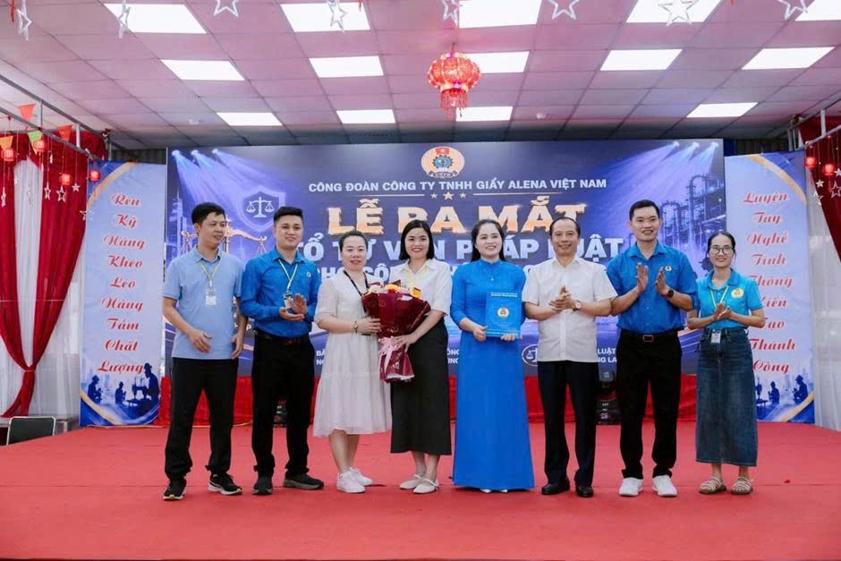Ra mắt Tổ tư vấn pháp luật cho người lao động tại Công ty TNHH Giầy Alena Việt Nam