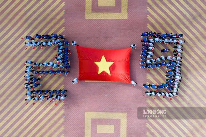 Bộ Nội vụ đề xuất dịp Quốc khánh năm 2027 sẽ nghỉ ngày 2.9.2027 và 1 ngày liền kề sau. Ảnh: Tạ Quang
