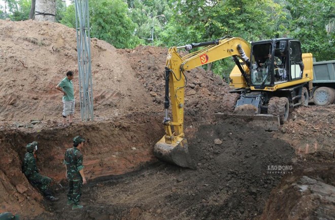 Quy tập thêm 18 bộ hài cốt liệt sĩ tại Công viên Lê Thị Riêng trong ngày 8.8. Ảnh: Anh Tú 