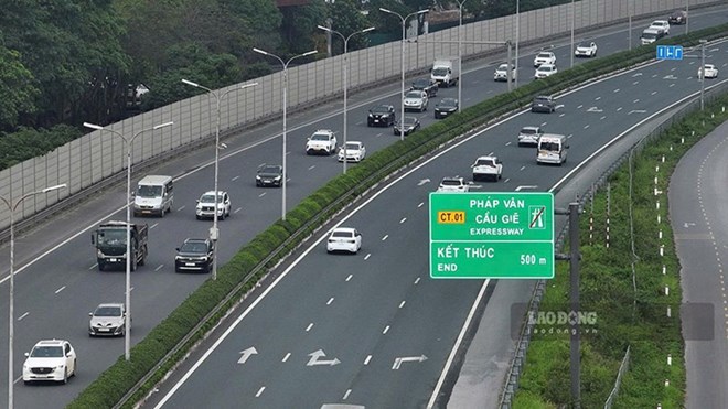 Cục CSGT và Cục Đường bộ Việt Nam đang tiếp tục nghiên cứu đề xuất thí điểm làn dành riêng để vượt xe trên cao tốc. Ảnh: Đình Hiếu 