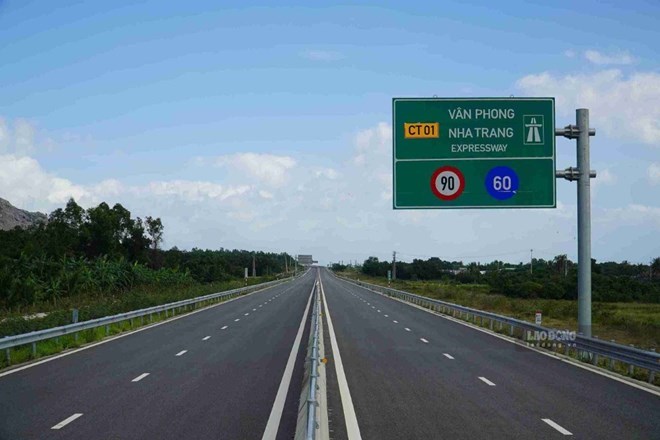 5 dự án cao tốc Quảng Ngãi - Nha Trang sẽ thu phí bằng hình thức điện tử không dừng (ETC) từ ngày 15.8. Ảnh: Hữu Long