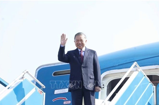 Lễ tiễn Tổng Bí thư, Chủ tịch nước Tô Lâm tại sân bay quốc tế Nội Bài. Ảnh: TTXVN