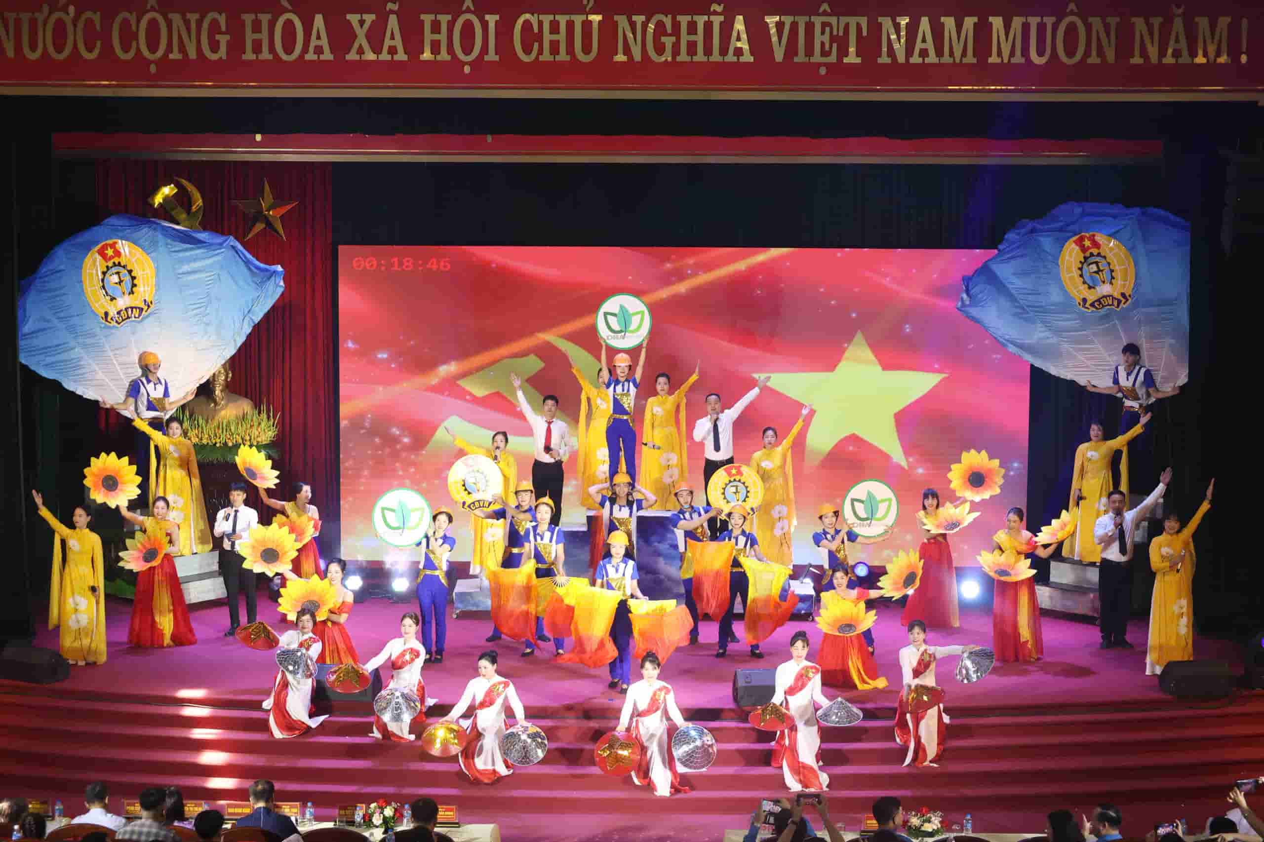 Tiết mục văn nghệ tại Vòng sơ loại Cụm số 2 Liên hoan văn nghệ trong công nhân lao động tỉnh Bắc Ninh năm 2026. Ảnh: Quyết Chiến/Liên đoàn Lao động tỉnh Bắc Ninh. 