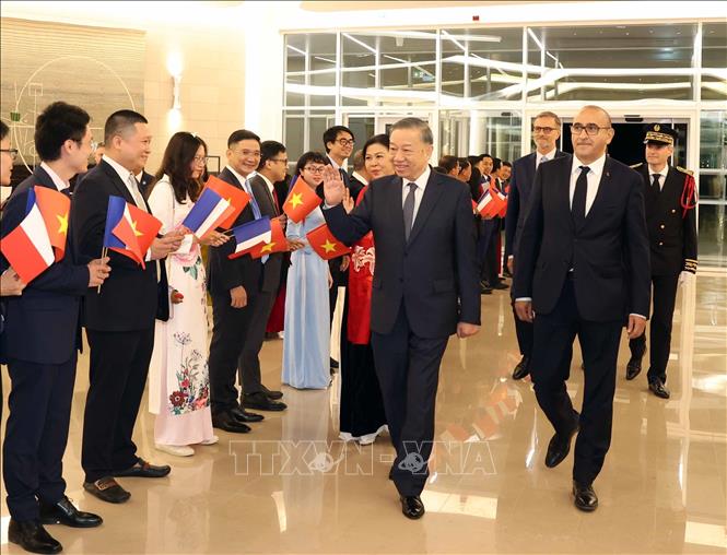General Secretary and President To Lam begins official visit to the Republic of France