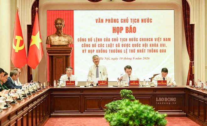 Announcing the President's Order on 15 laws passed by the National Assembly