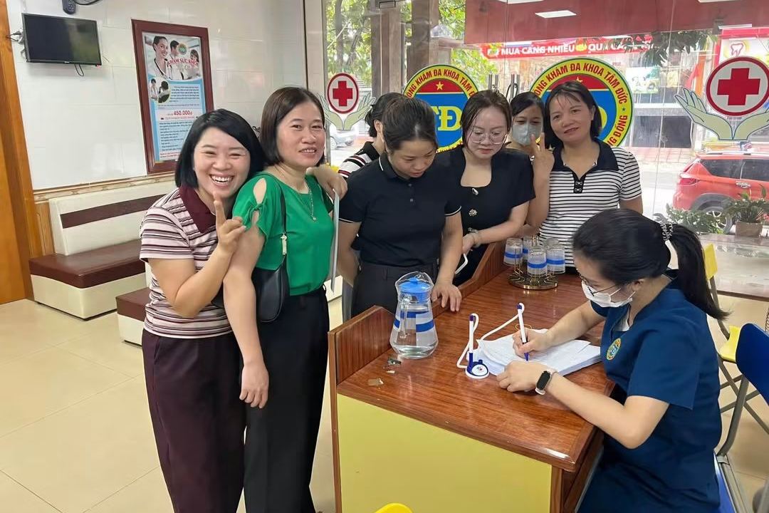 More than 300 Lap Thach commune workers receive free health check-ups
