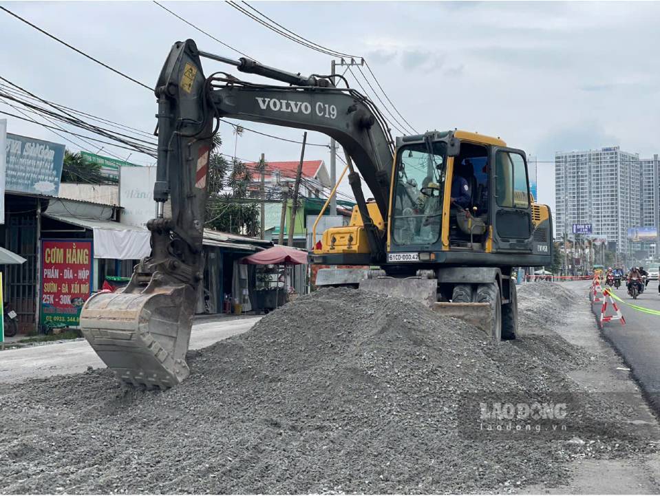 Do cùng lúc thực hiện nhiều dự án đầu tư công, TPHCM đang đối mặt với tình trạng thiếu hụt cục bộ lao động lĩnh vực xây dựng. Ảnh: Đình Trọng