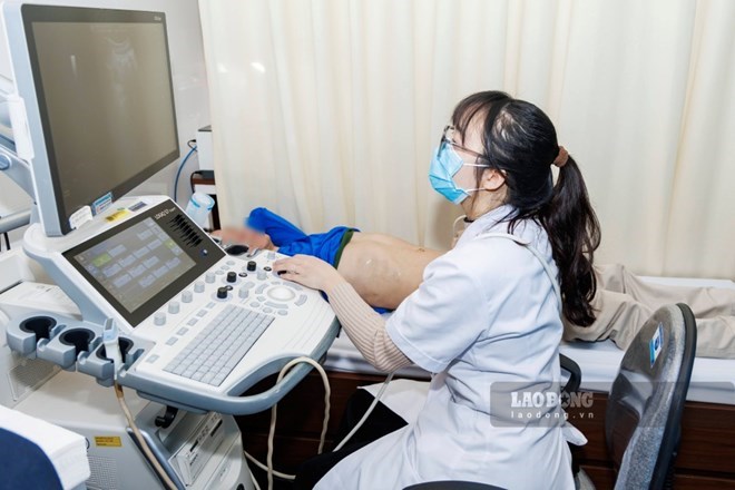 Medical staff enjoy professional preferential allowances. In the photo, health check-up activities at Hanoi Medical University Hospital in April 2026. Photo: Hai Nguyen