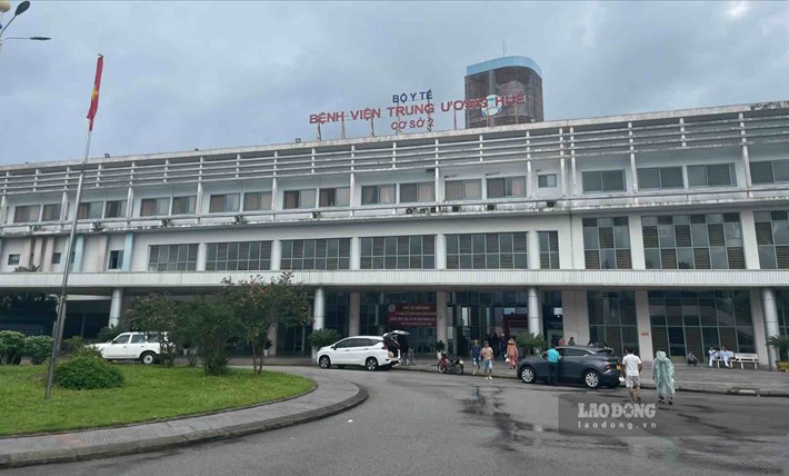 Patients suspected of food poisoning are being treated at Hue Central Hospital facility 2 on September 11, 2026. Photo: Phuc Dat.