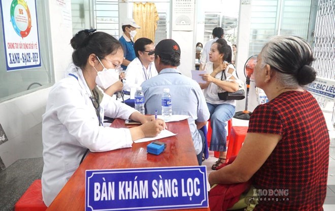 Ca Mau has organized 4 free screening and health check-ups for the whole population. Photo: Nhat Ho.