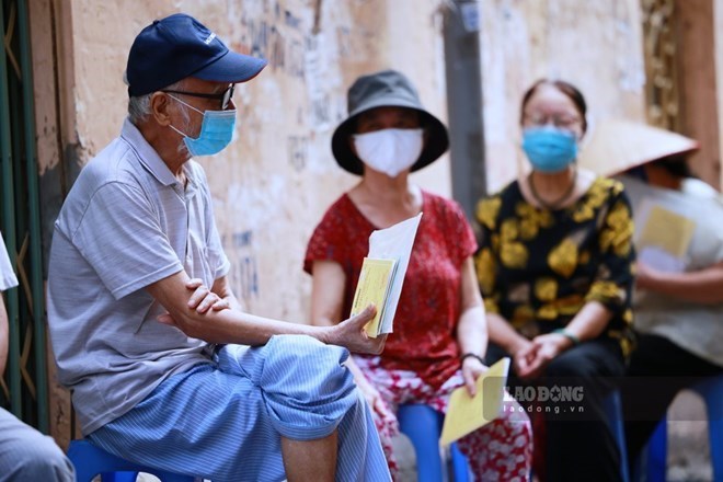Social pension benefits, changes people need to know from October 5. Photo: Hai Nguyen