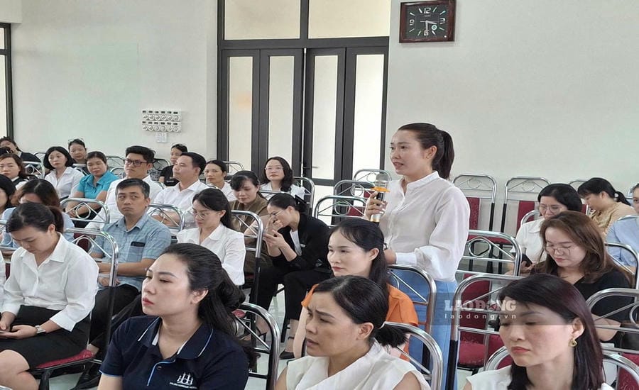 The worry of sending children to workers working in shifts in Quang Ninh