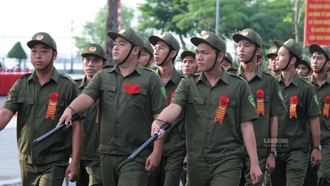 Are militia and self-defense forces allowed to direct security forces at the grassroots level?