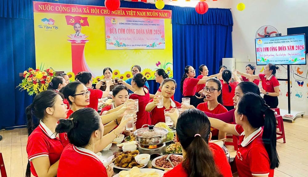 Nhiều công đoàn cơ sở trực thuộc Công đoàn phường Cẩm Lệ đã đồng loạt tổ chức “Bữa cơm Công đoàn”. Ảnh: Công đoàn Cẩm Lệ