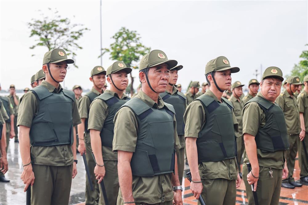 Is temporary residence accepted into the force participating in protecting security and order at the grassroots level