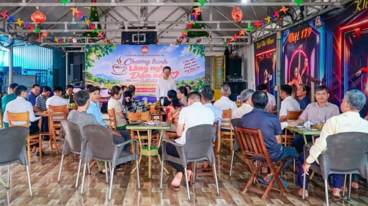Direct, close dialogue through the "Coffee with the People" model in Hoa Hoi