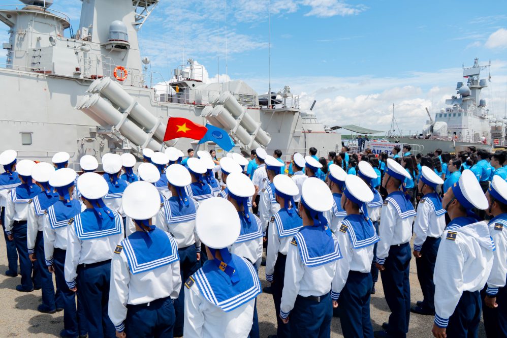 Brigade 167 coordinates to organize the program "Gratitude for borders and islands
