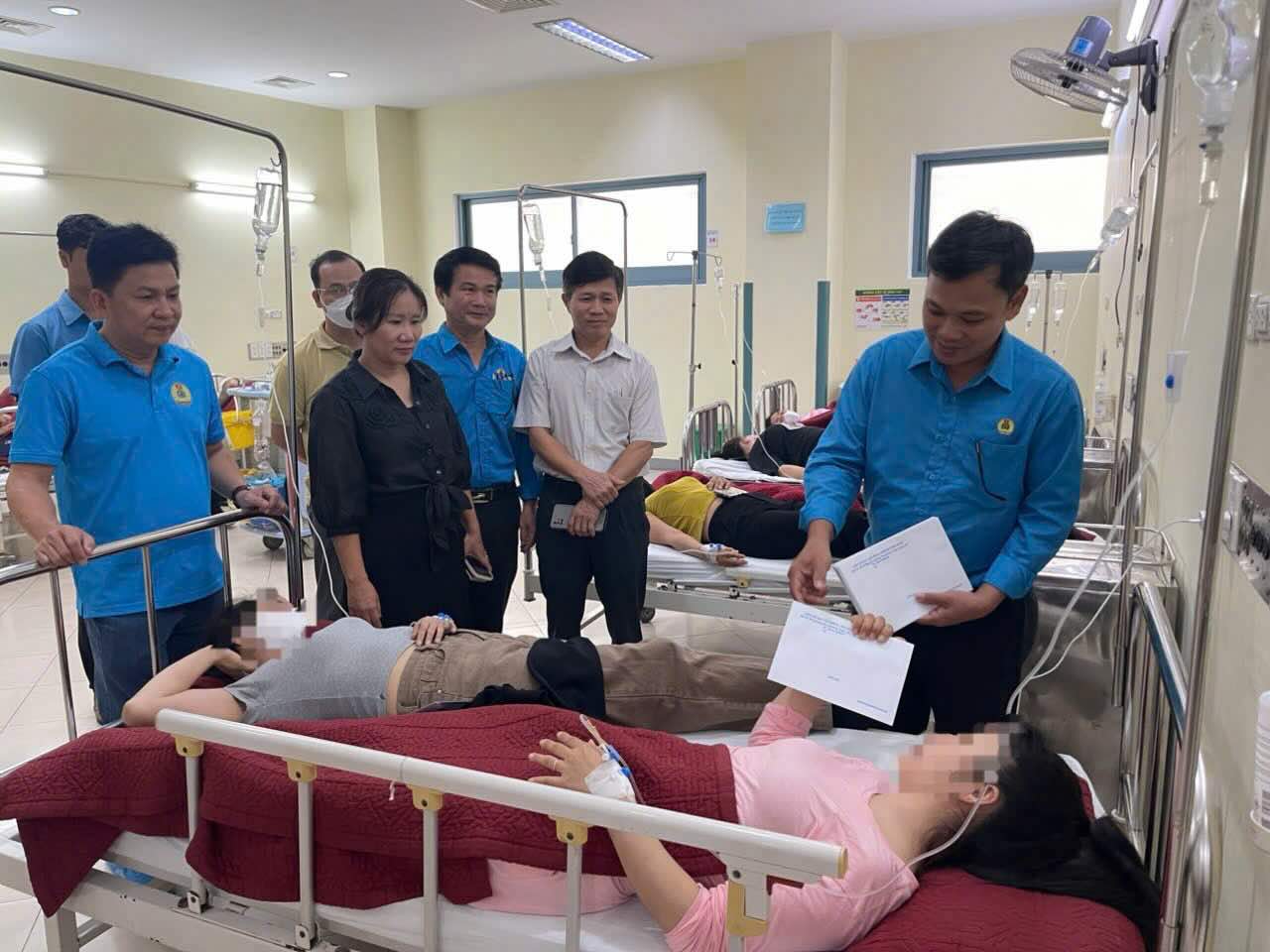 Hue City Labor Federation provides support to workers suspected of poisoning