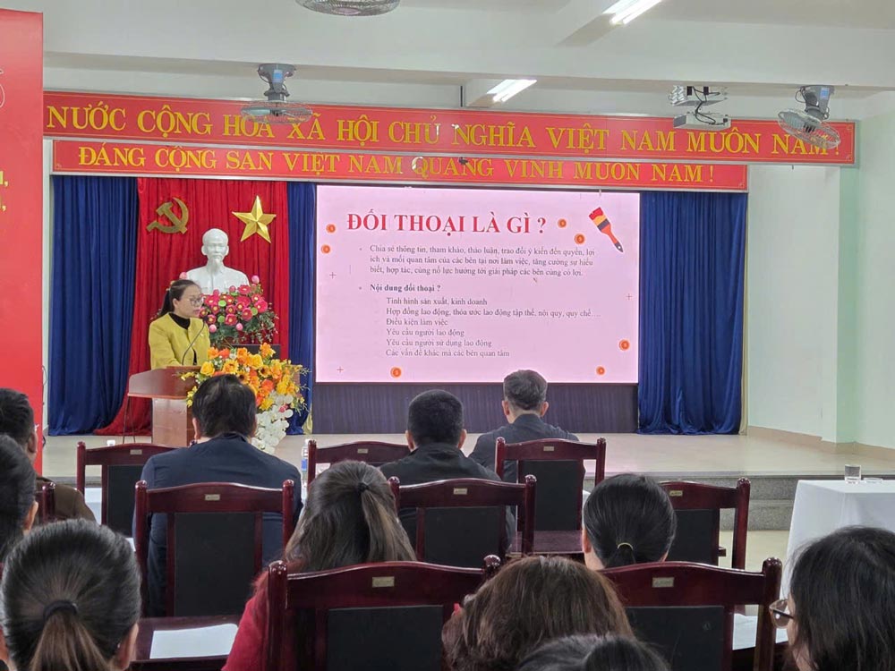 Công đoàn Đà Nẵng tổ chức tập huấn về đối thoại cho cán bộ công đoàn cơ sở. Ảnh: Công đoàn Đà Nẵng