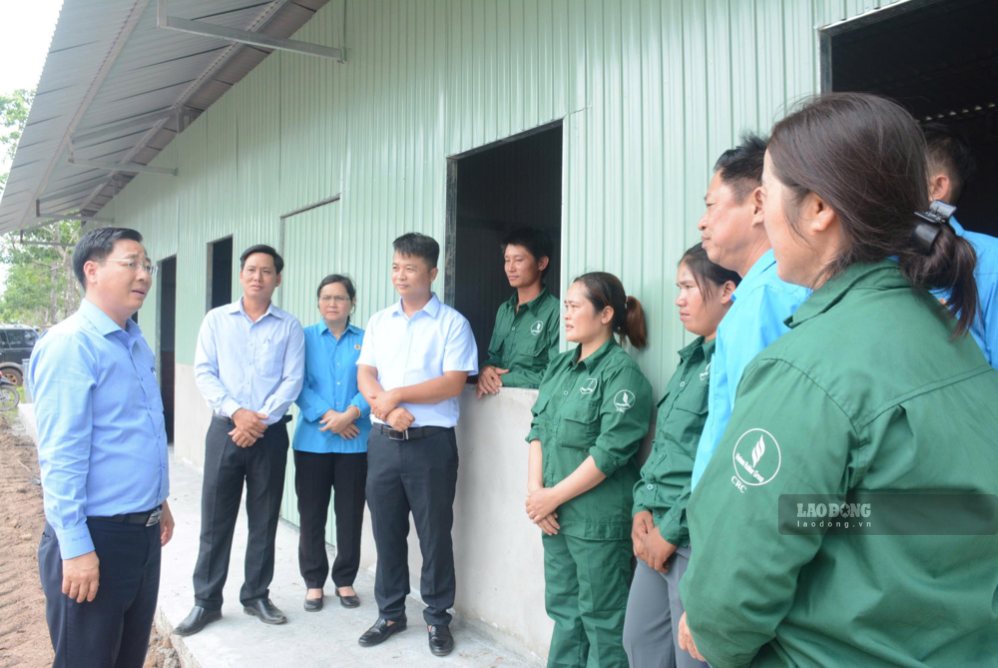 Dialogue with rubber workers, increase regimes and meals for workers
