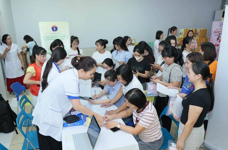 800 female workers consulted on reproductive health care