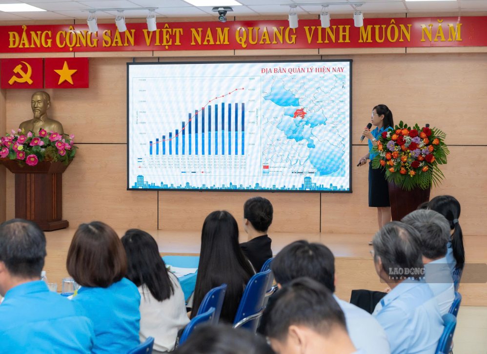 Nhiều nhân viên đã được chị Yến đào tạo. Ảnh: Mai Anh