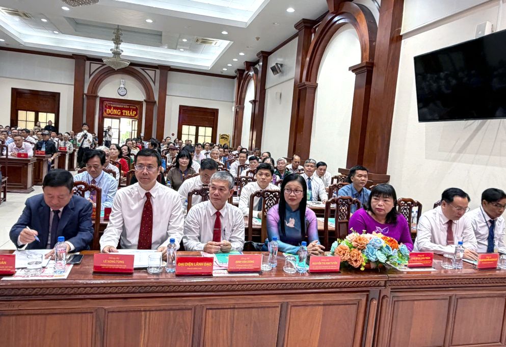 Tham dự đại hội có đại diện lãnh đạo Liên hiệp các hội Văn học nghệ thuật Việt Nam; lãnh đạo tỉnh và 160 đại biểu. Ảnh: Võ Văn Sơn