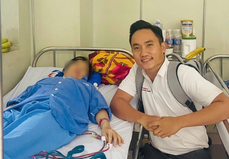 More than 100 million VND to support female union member with malignant cancer