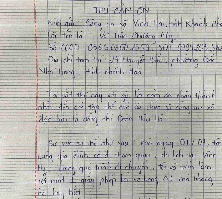 People write letters of thanks after being found and returned their lost driver's licenses by the police agency. Photo: Vinh Hai Commune Police