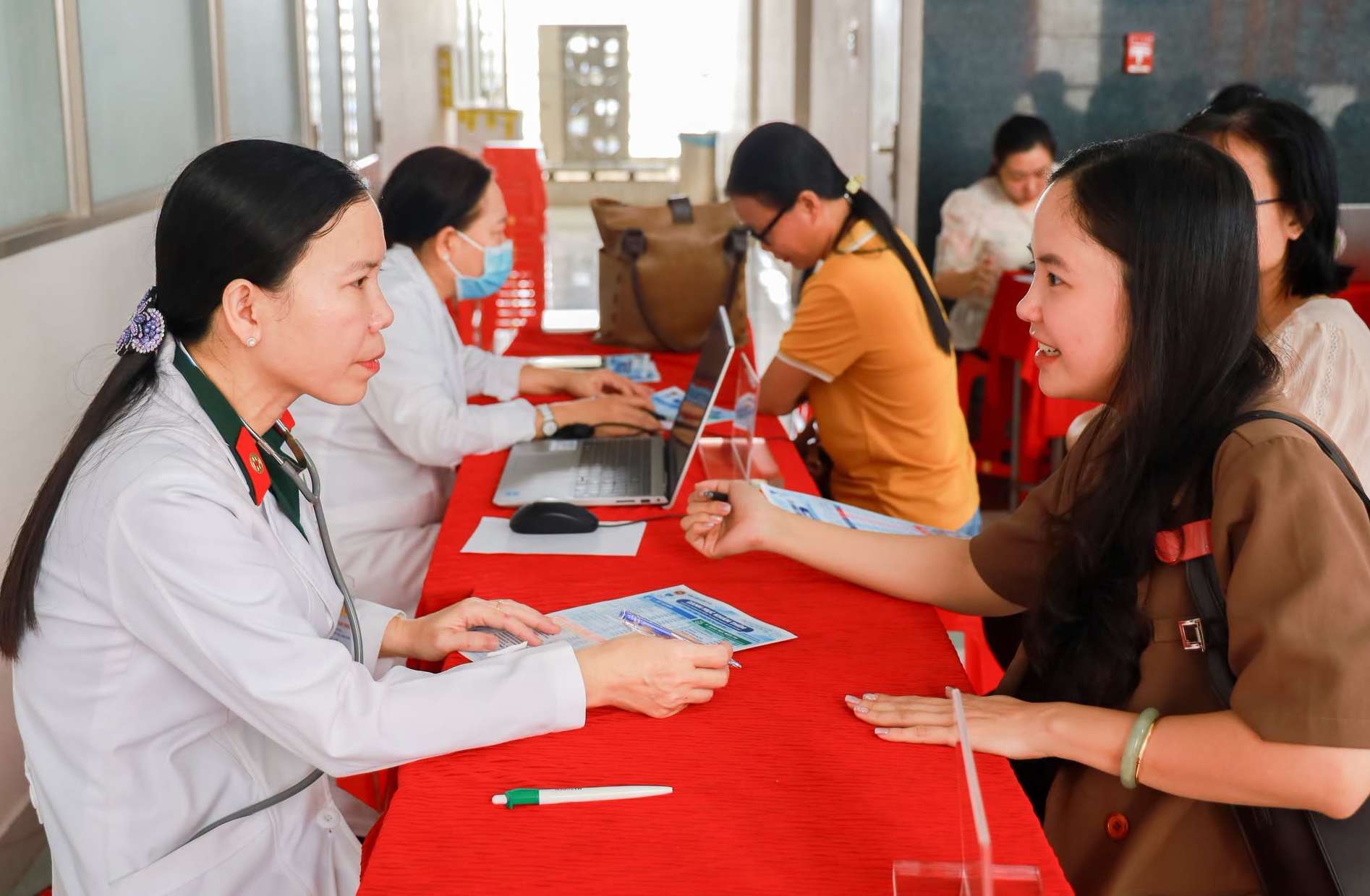 Can Tho University Trade Union organizes periodic health check-ups for workers