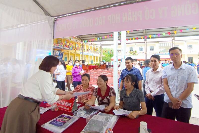 Tổ chức nhiều phiên giao dịch việc làm tại Tuyên Quang
