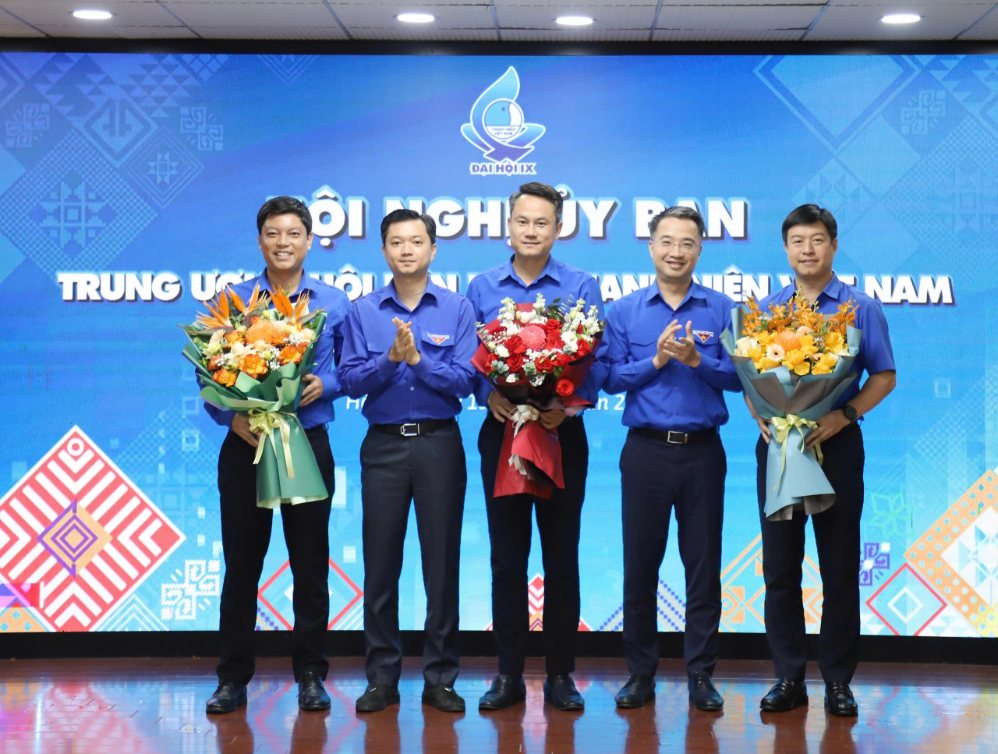 Anh Nguyễn Kim Quy (ở giữa) giữ chức Chủ tịch Trung ương Hội Liên hiệp Thanh niên Việt Nam khóa IX. Ảnh: Đăng Hải  