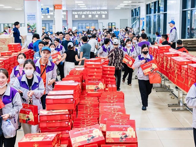 Công đoàn Luxshare-ICT chăm lo Trung thu cho 30.000 công nhân, lao động. Ảnh: Công đoàn Nghệ An đăng ngày 16.9